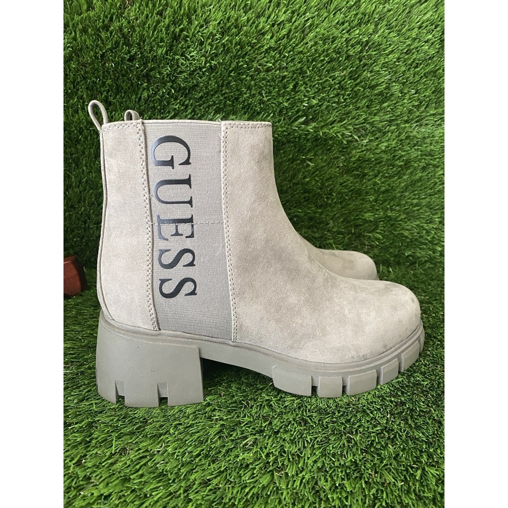 Guess Y2K Chelsea Boots Combat Logo Gray Ankle Platform Suede Lug Sole Sz 9.5‎